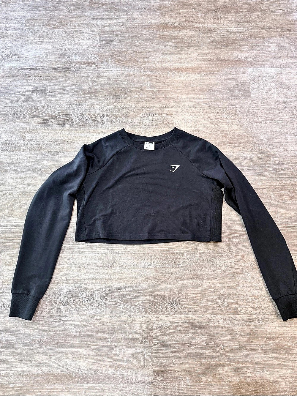 Gymshark Cropped Long Sleeve Top in Black Size Medium